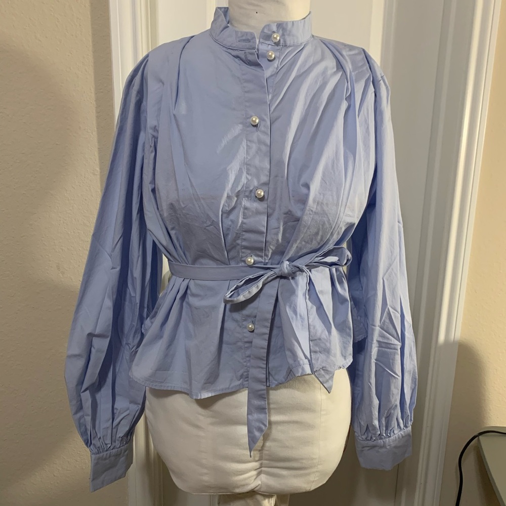 Balloon sleeves shirt